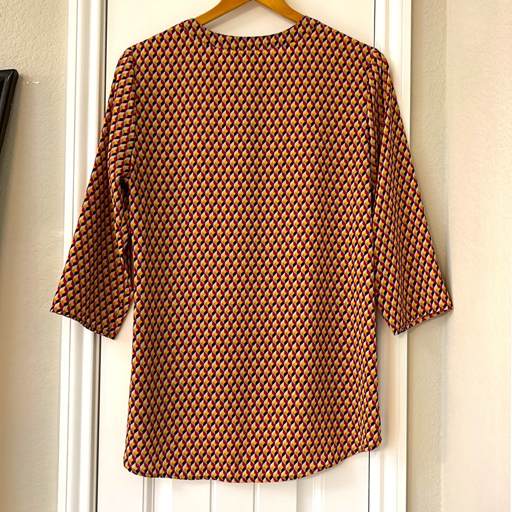 geometric blouse - Picture 4 of 4
